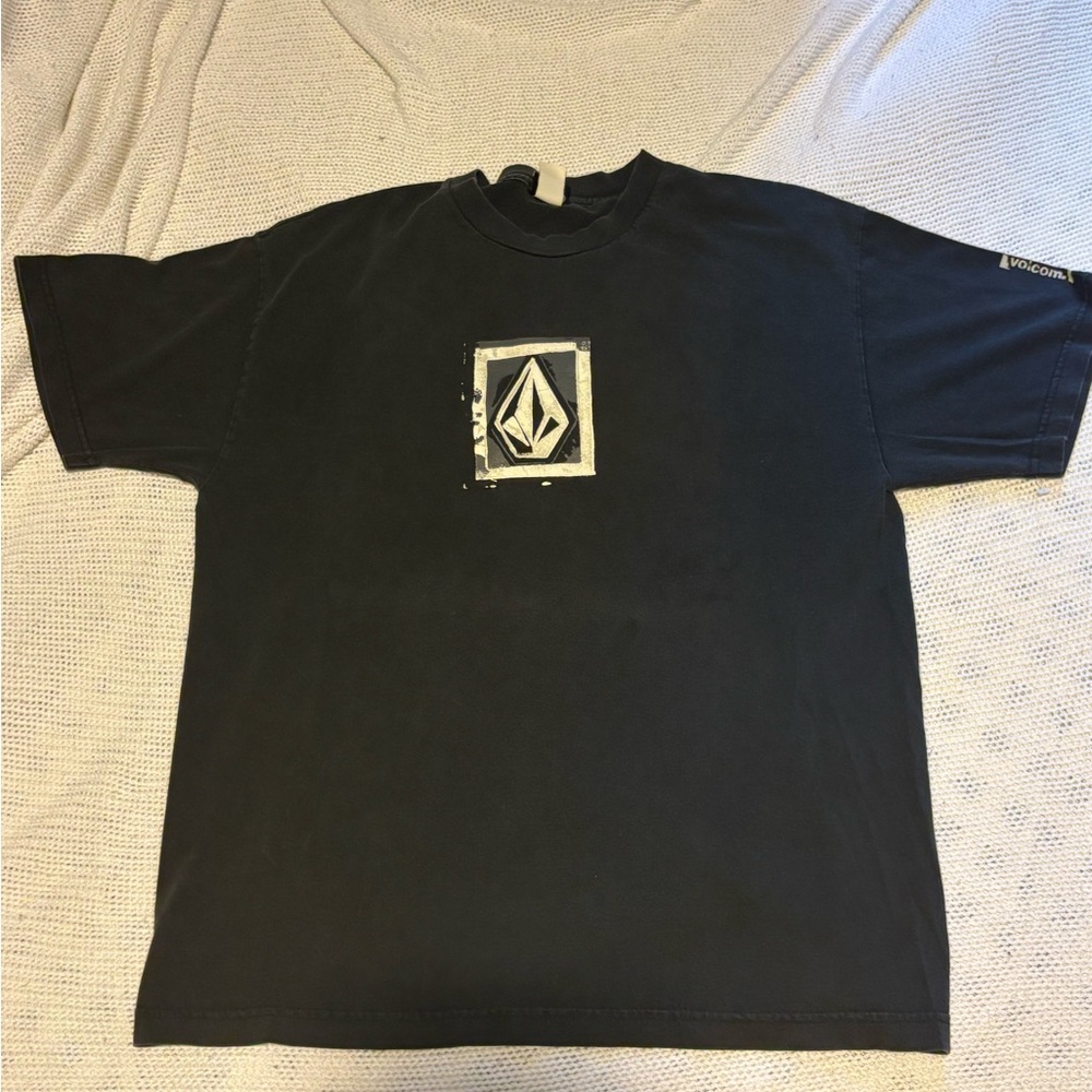 Y2K Volcom Dark Tee with Iconic Logo